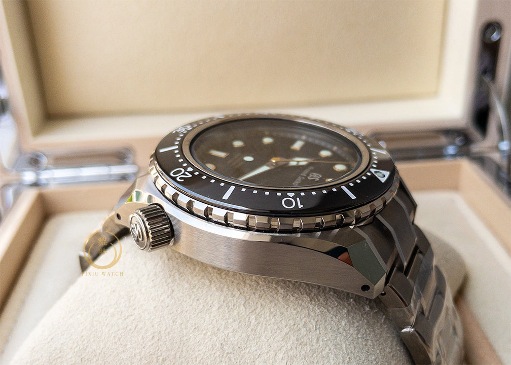 Grand Seiko Diver SBGH255 Ti