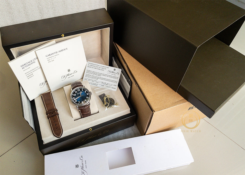 H. Moser & Cie. Heritage Funky Blue