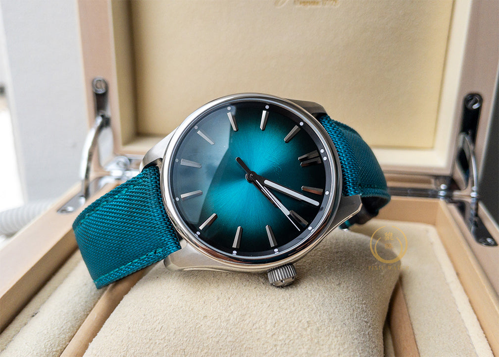 H. M & C. Pioneer Blue Lagoon