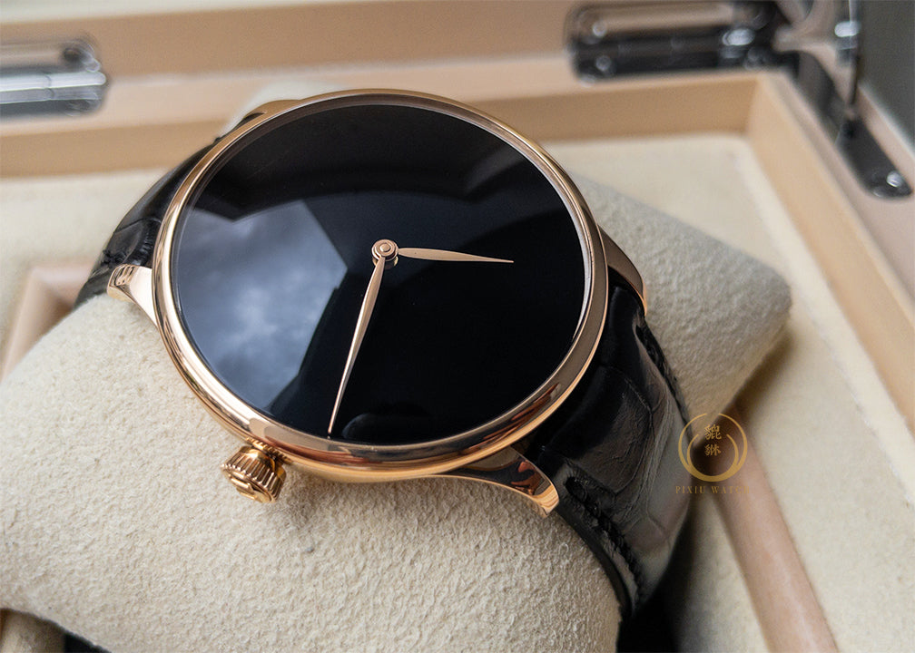 H. Moser & Cie. Vantablack Red Gold