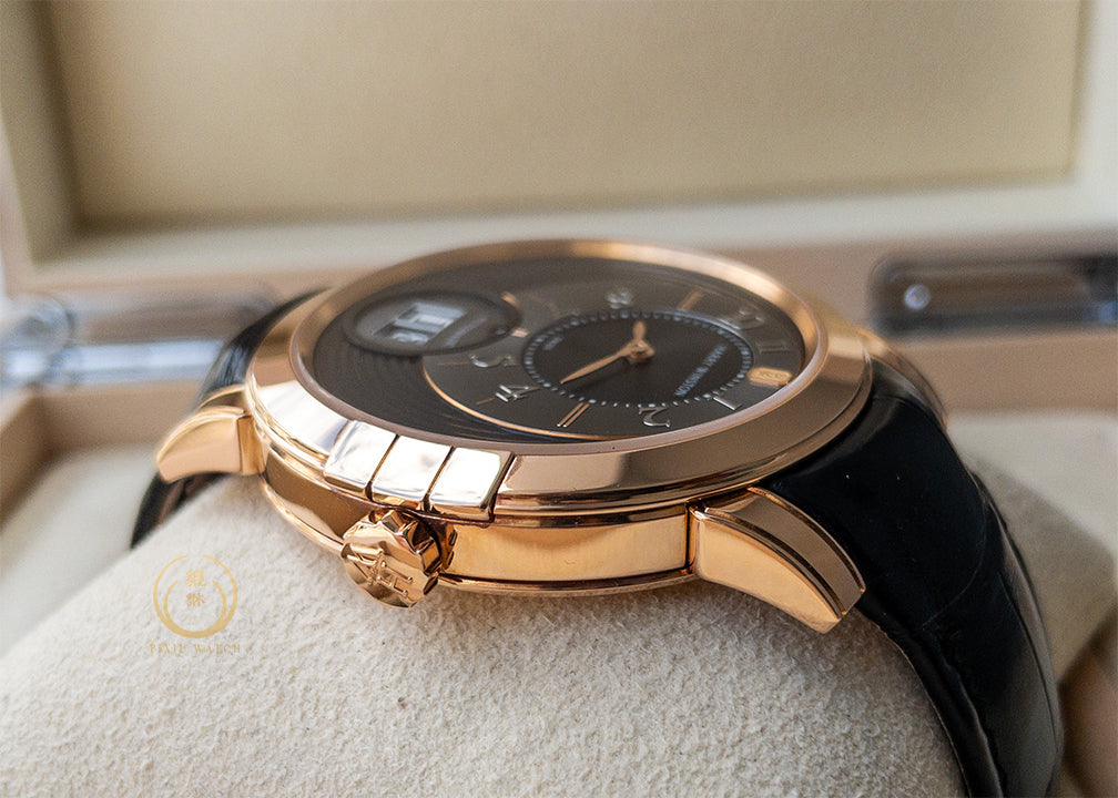Harry Winston Midnight Big Date