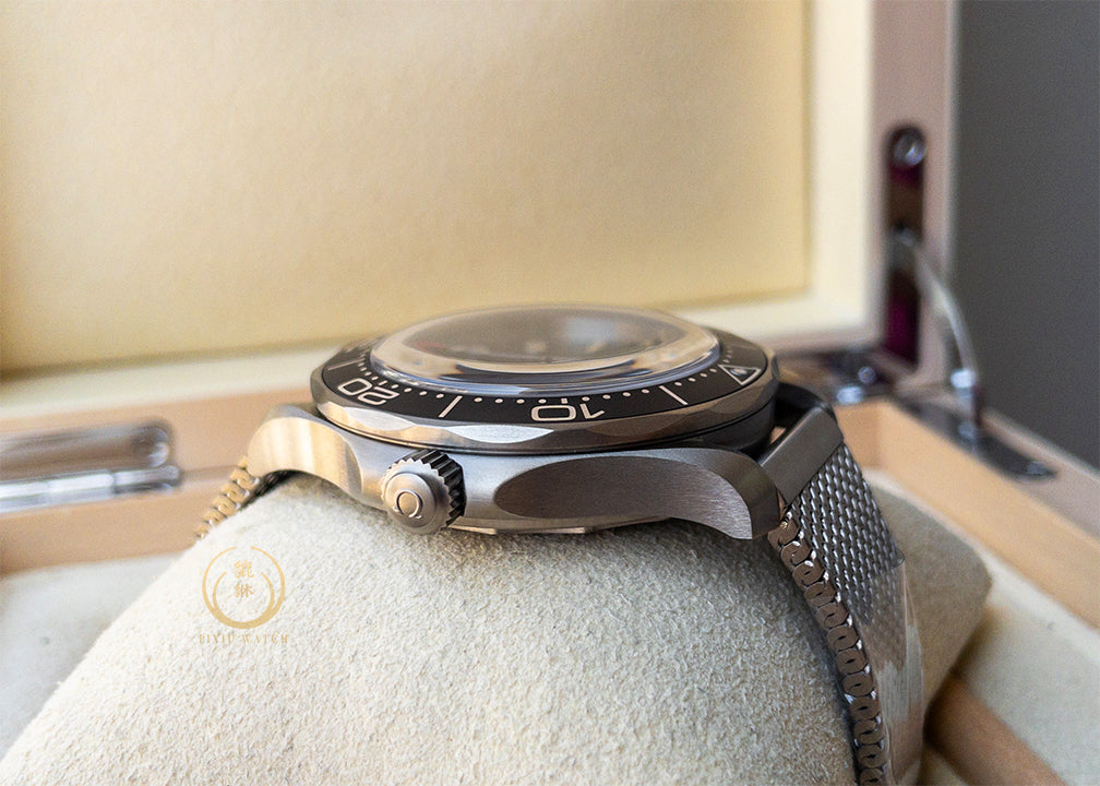Omega Seamaster Diver Titanium 007 Edition