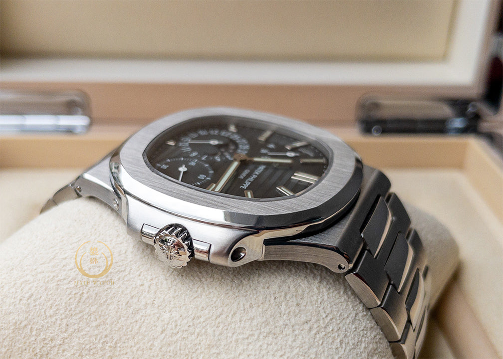 Patek Philippe Nautilus 5712/1A-001