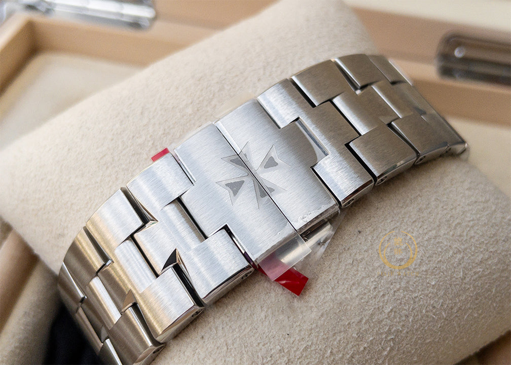 “Brand New” Vacheron Constantin Overseas 7900V Dual Time
