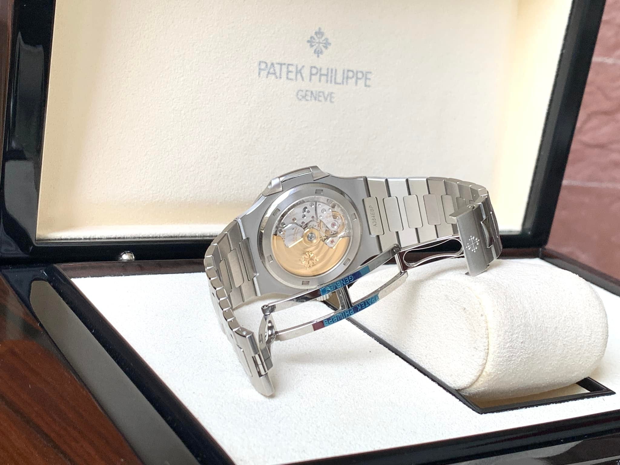 Patek Philippe Nautilus 5711/1A White Dial