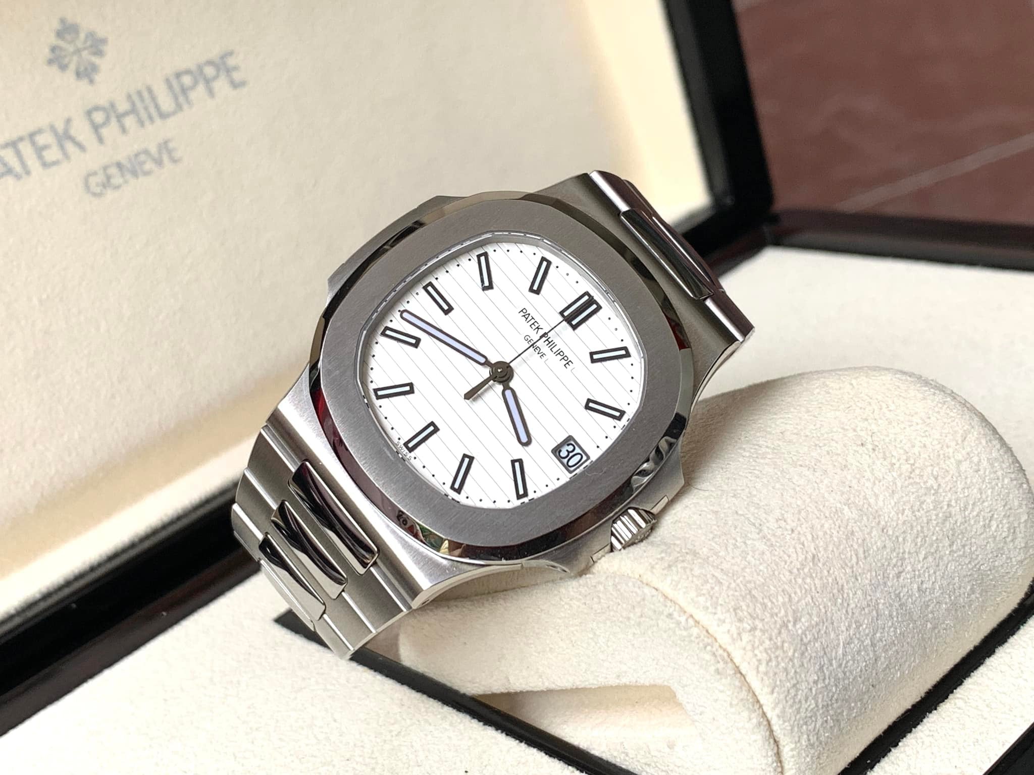 Patek Philippe Nautilus 5711/1A White Dial