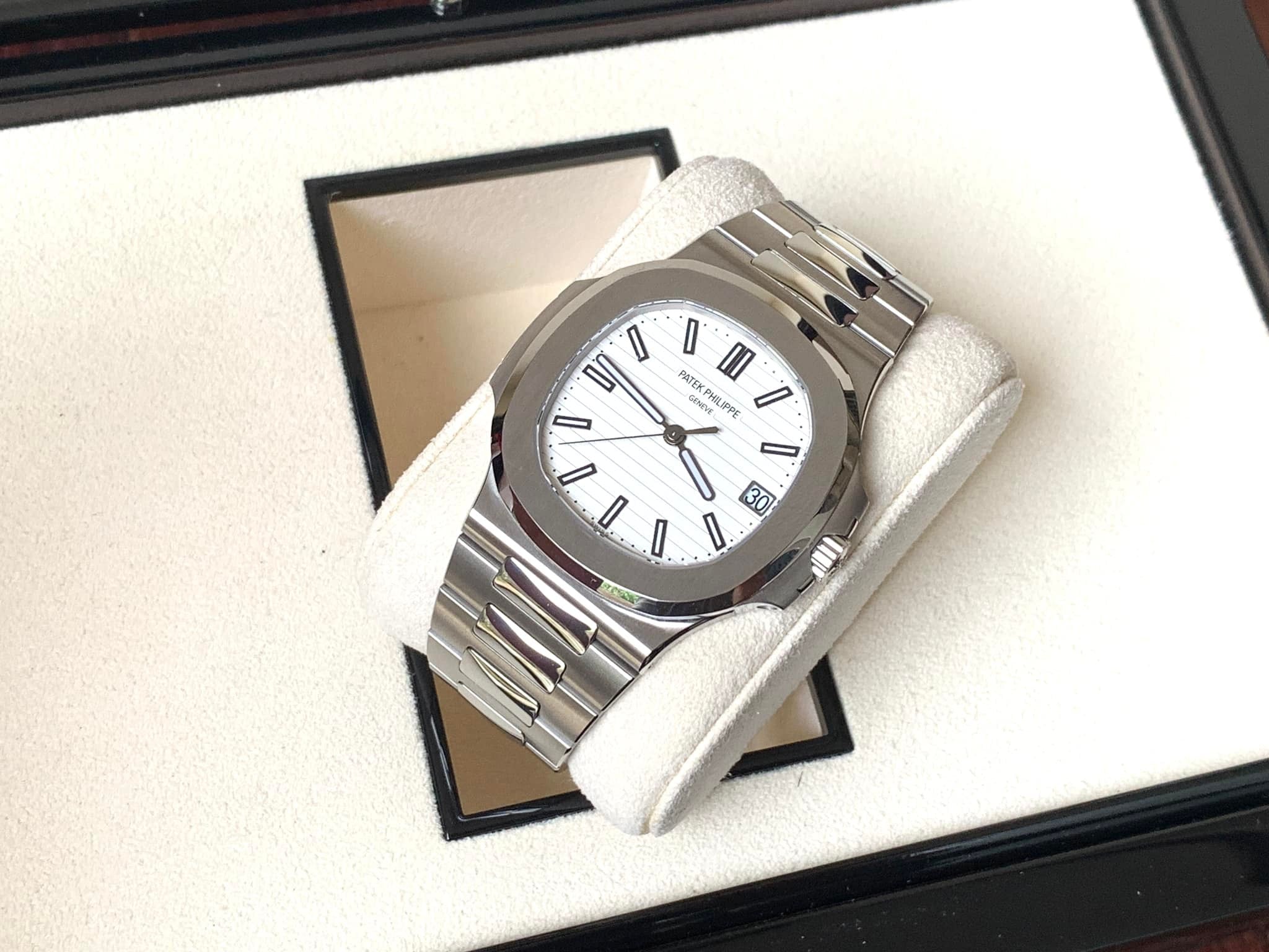 Patek Philippe Nautilus 5711/1A White Dial
