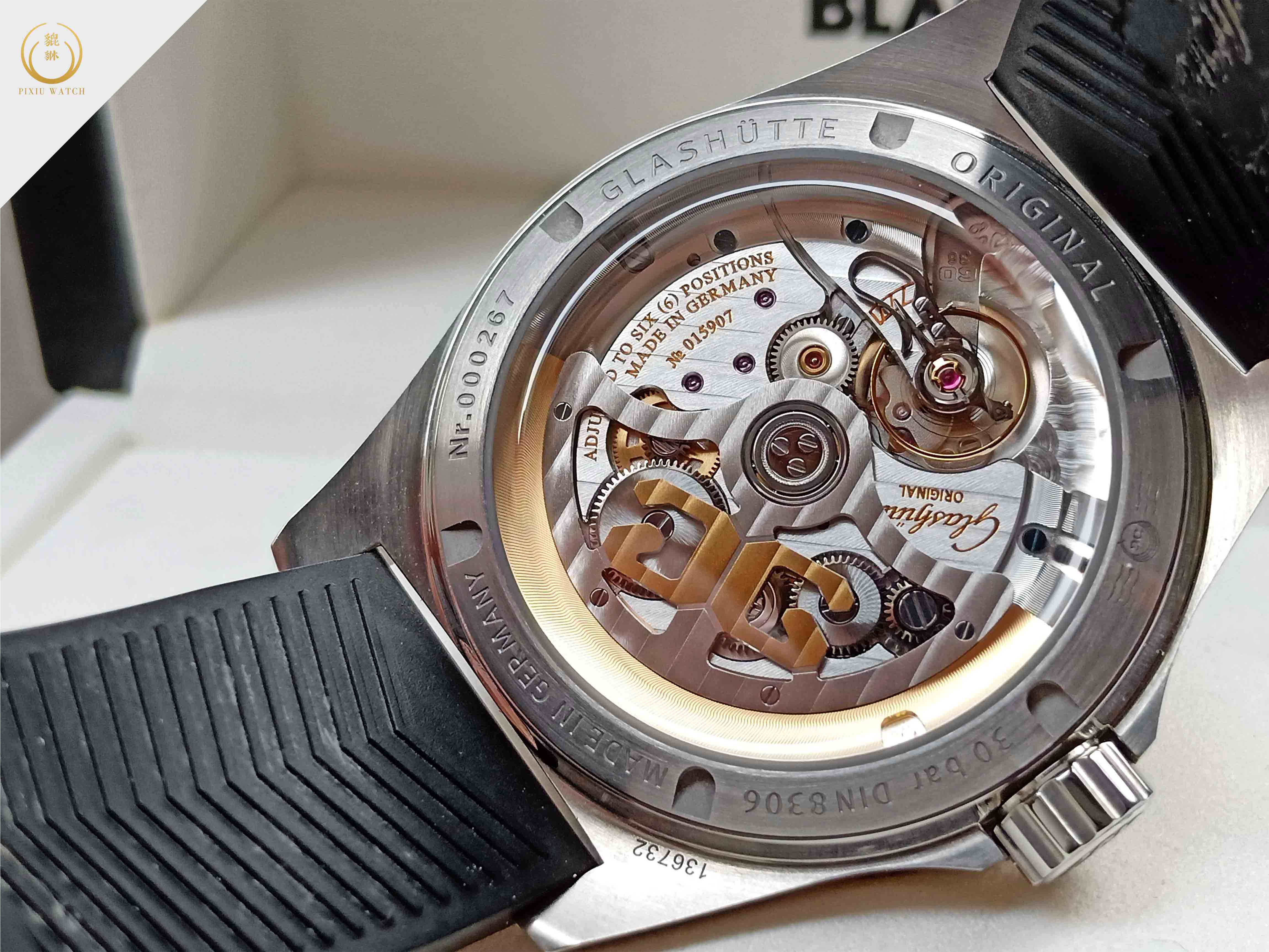 Glashütte Original SeaQ Panorama Date
