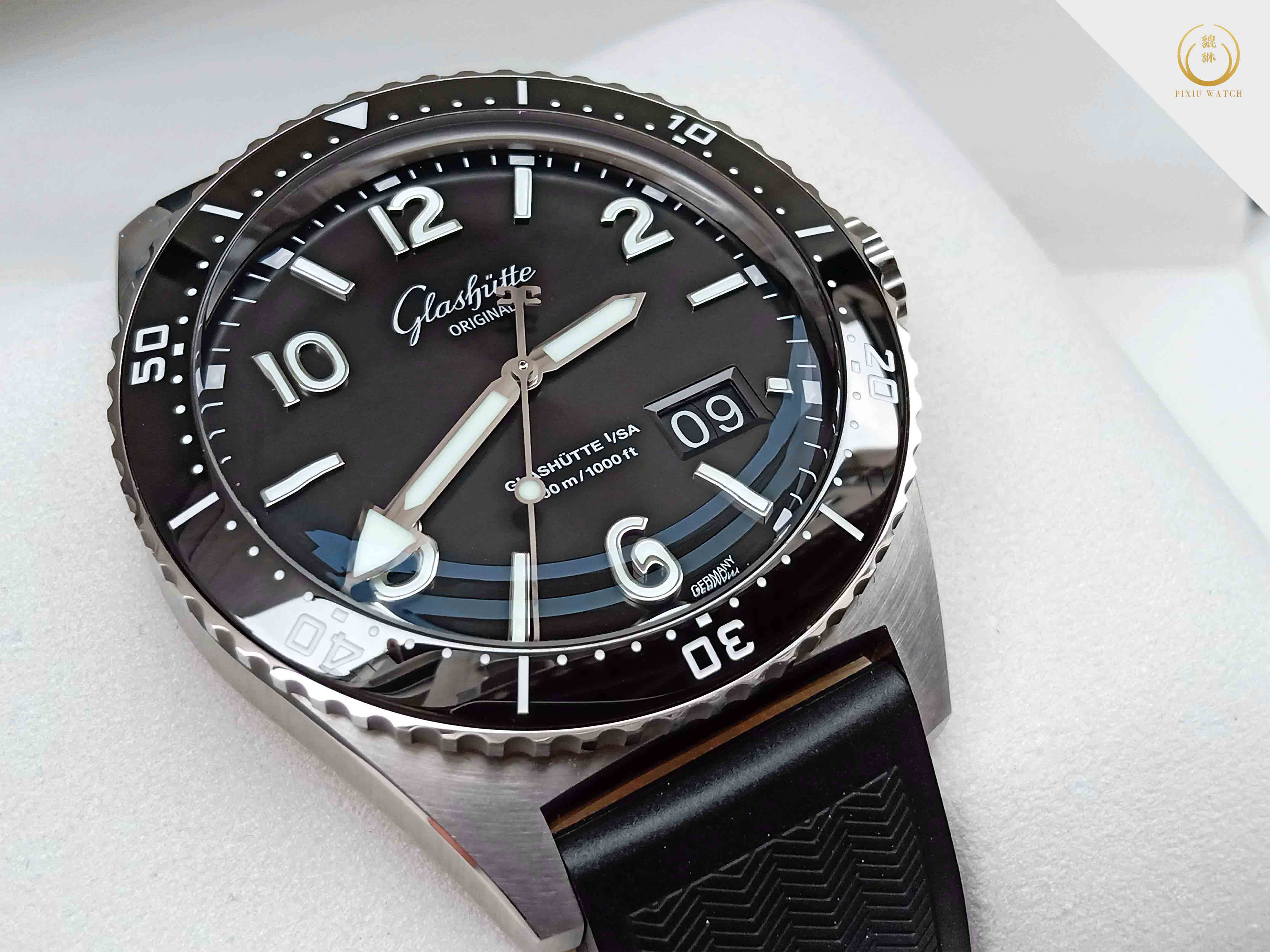 Glashütte Original SeaQ Panorama Date
