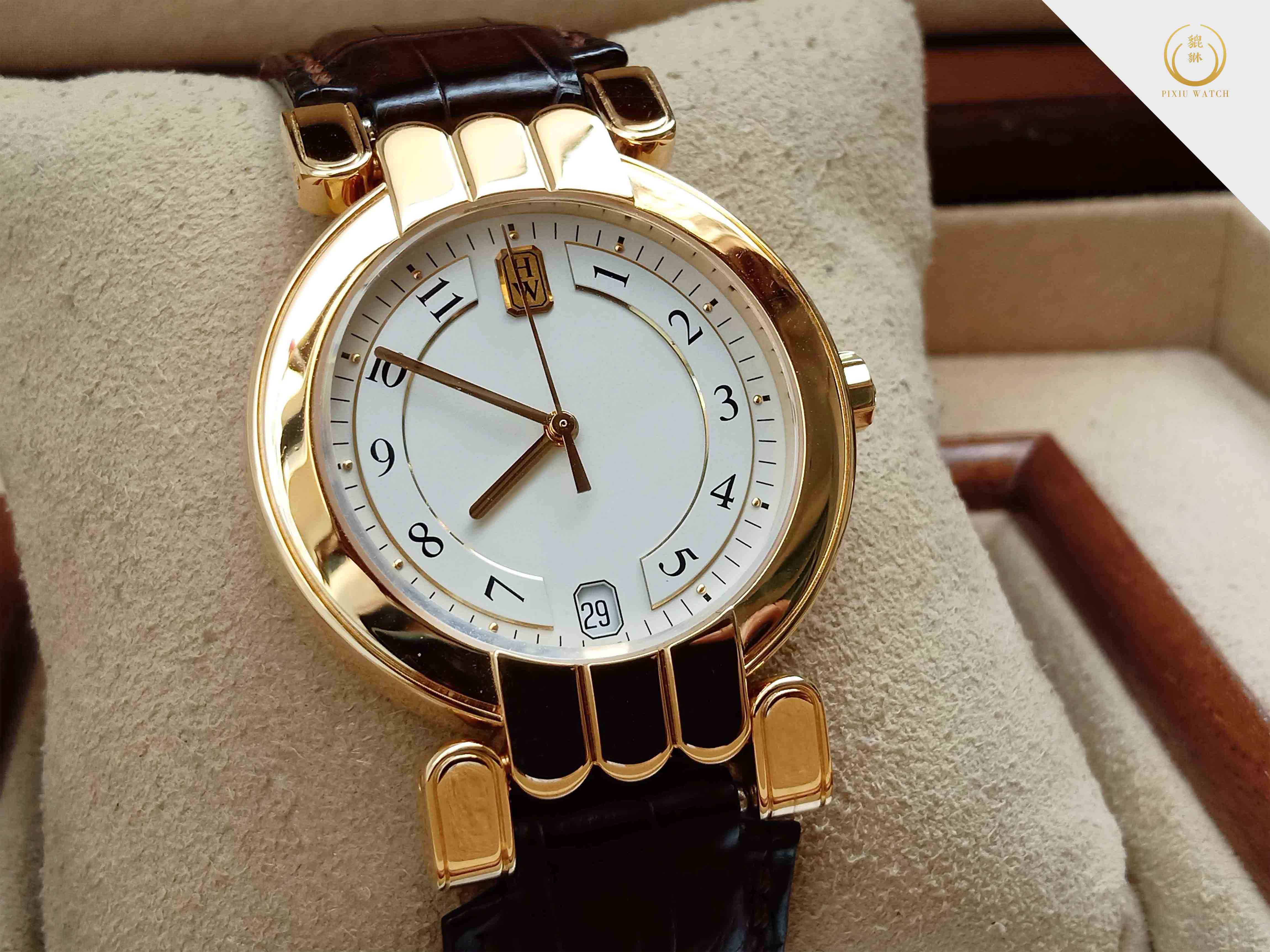 Harry Winston Premier Date 18K Yellow Gold