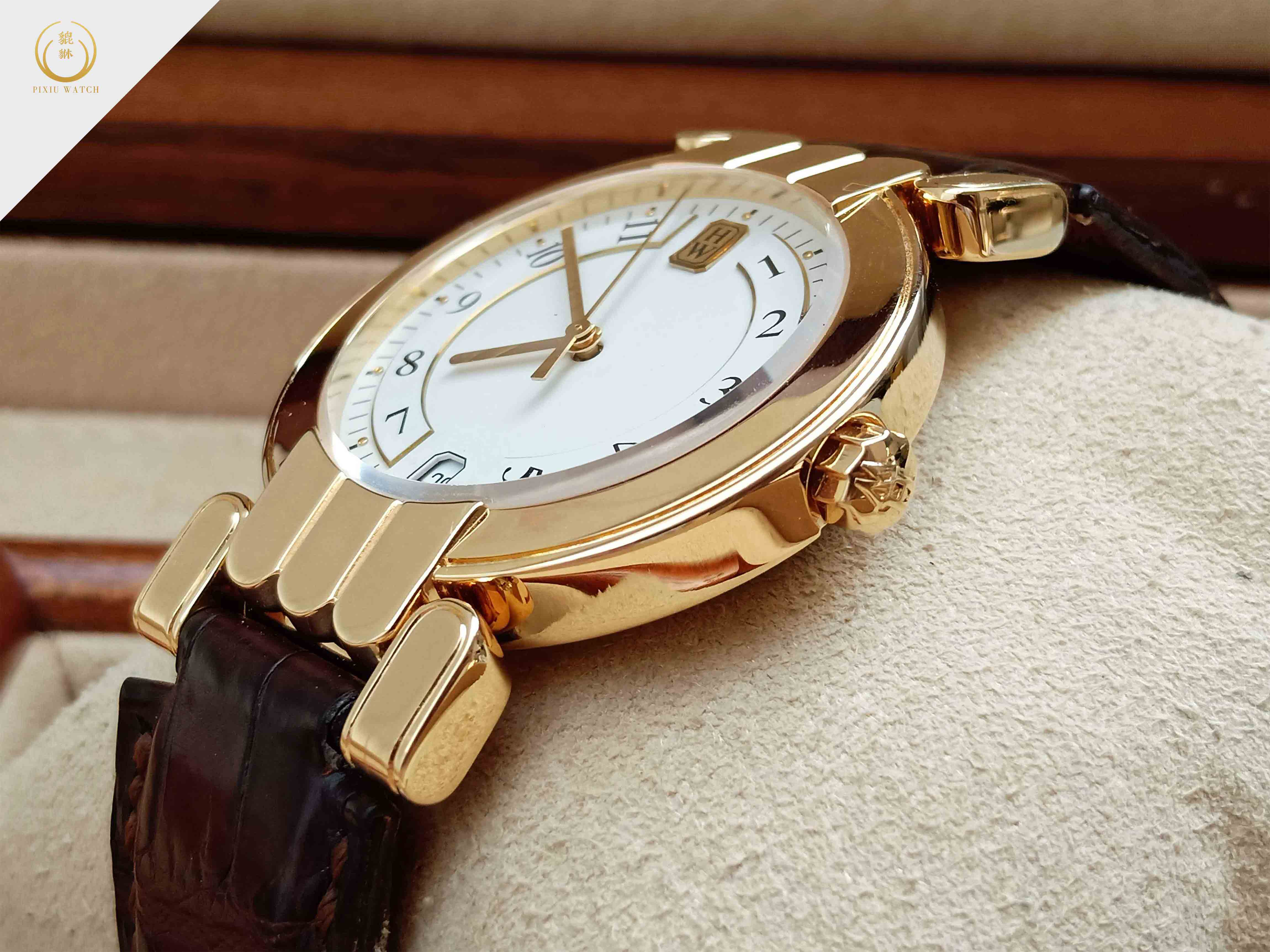 Harry Winston Premier Date 18K Yellow Gold
