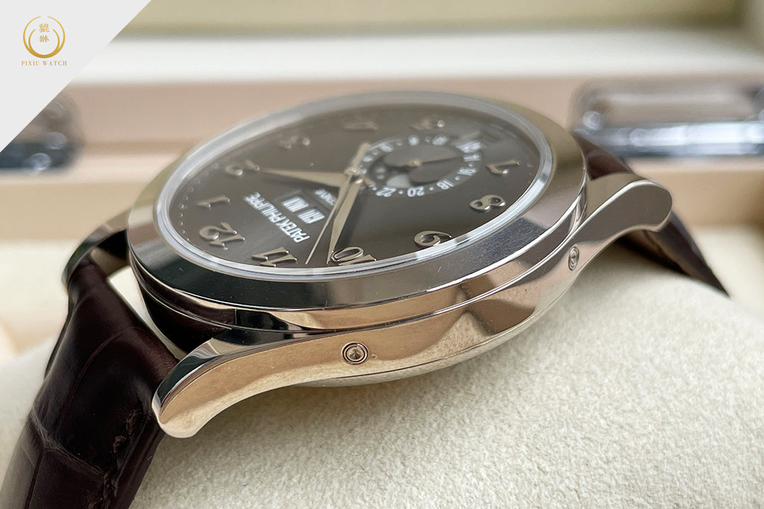Patek Philippe Complication Annual Calendar 18CT White Gold