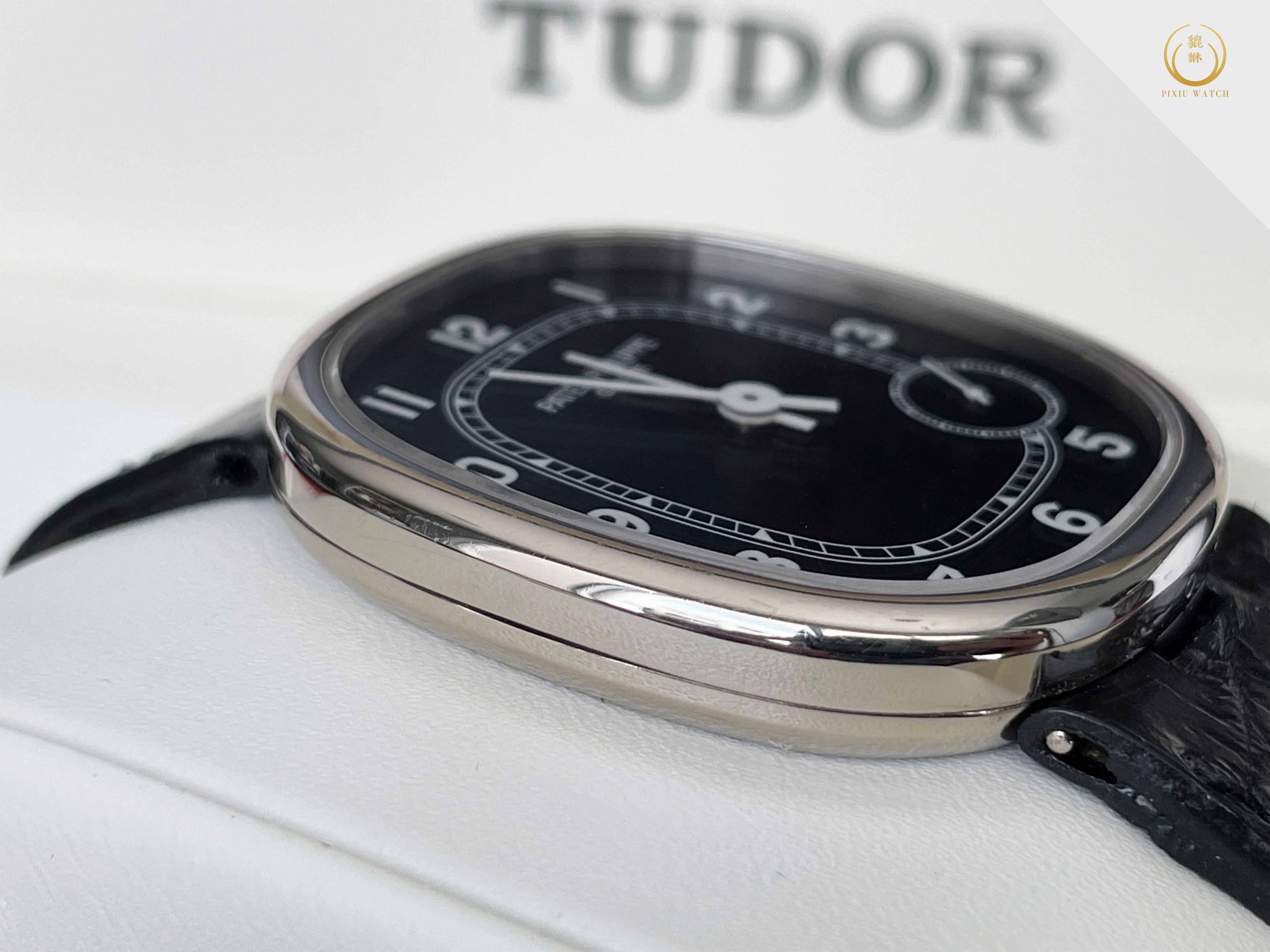 Patek Philippe Golden Ellipse 5028G-001