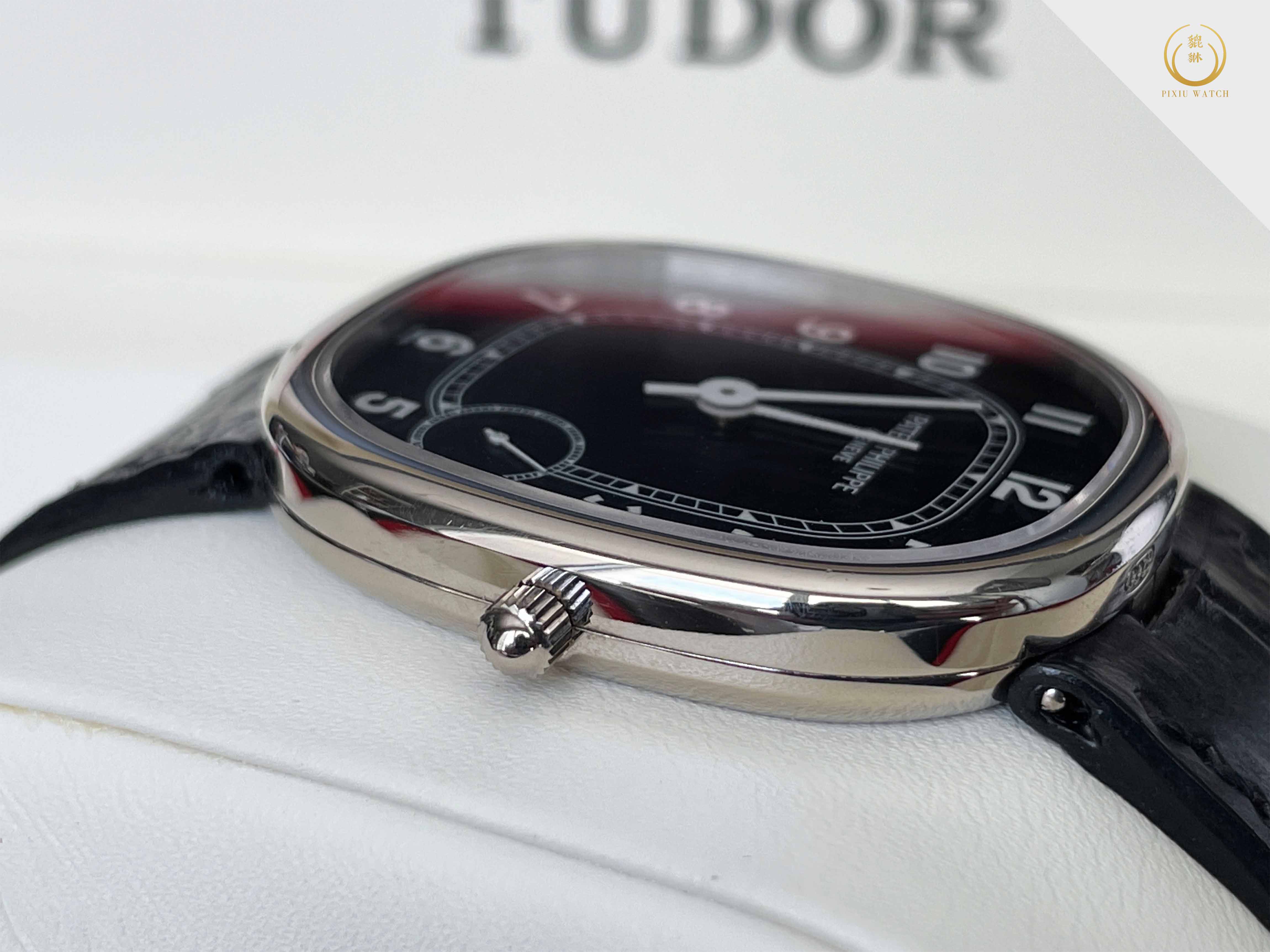 Patek Philippe Golden Ellipse 5028G-001