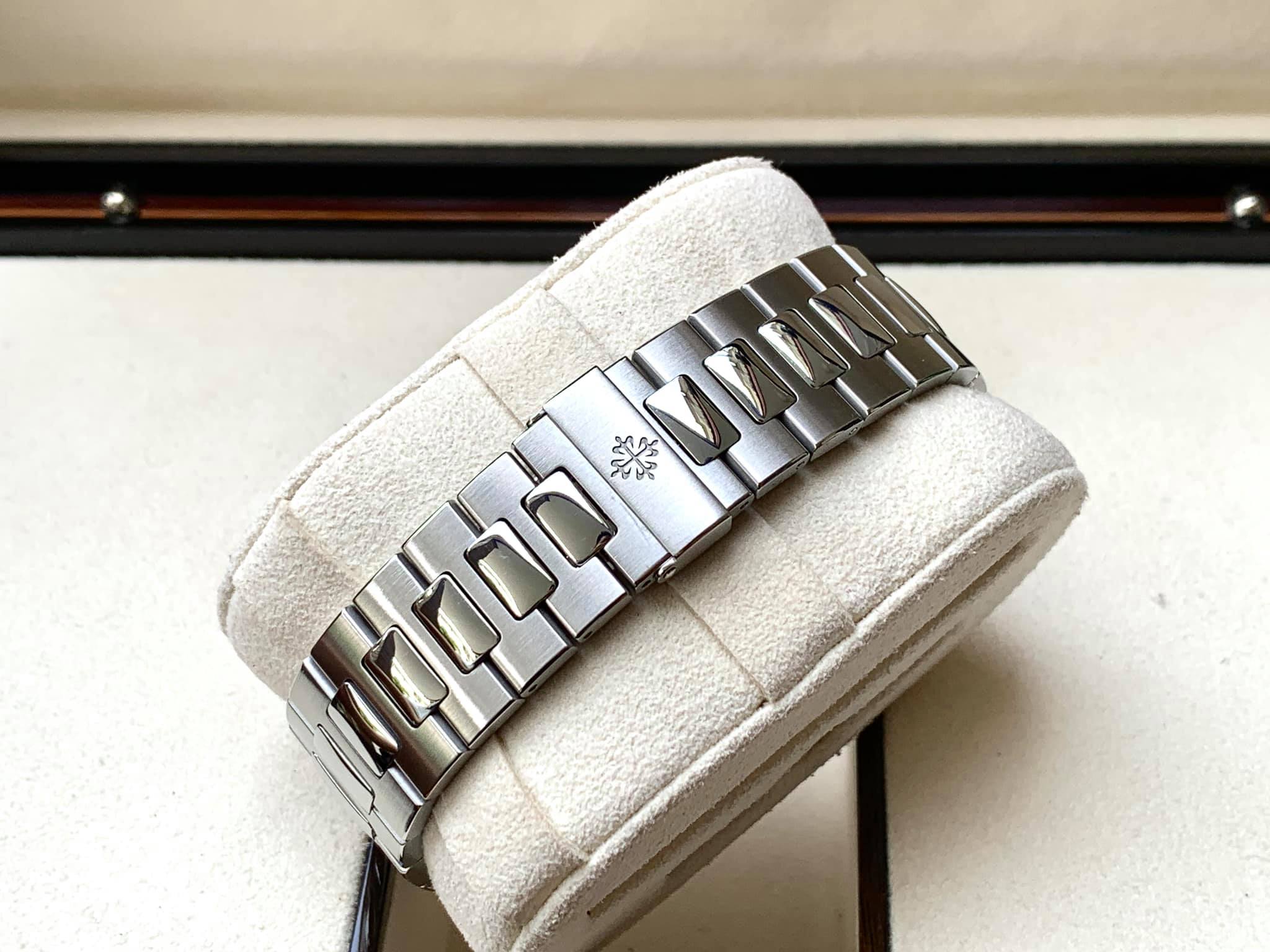Patek Philippe Nautilus 5726/1A White Dial