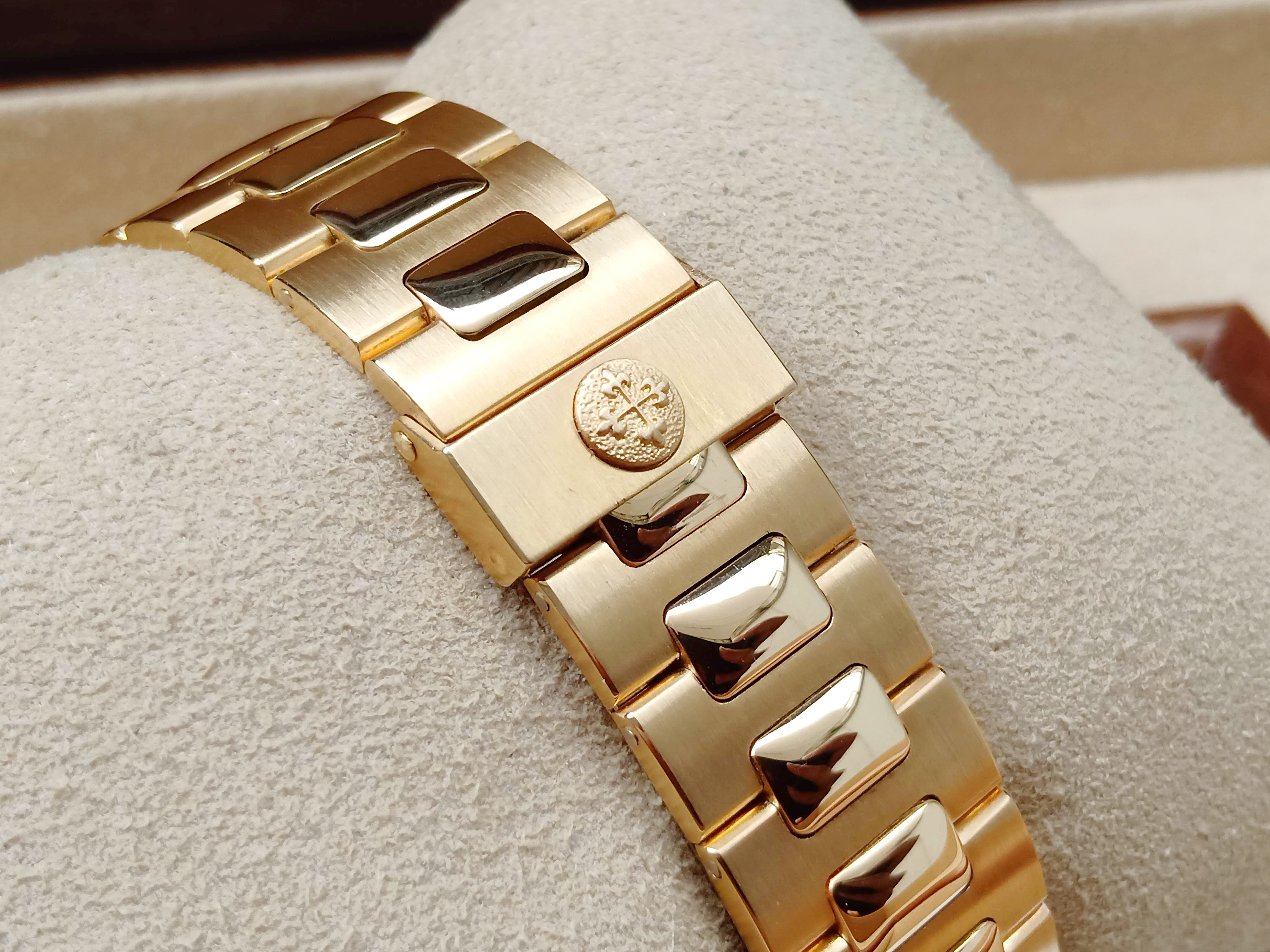 Patek Phillipe 3800/3j Nautilus Full Gold Original Diamond