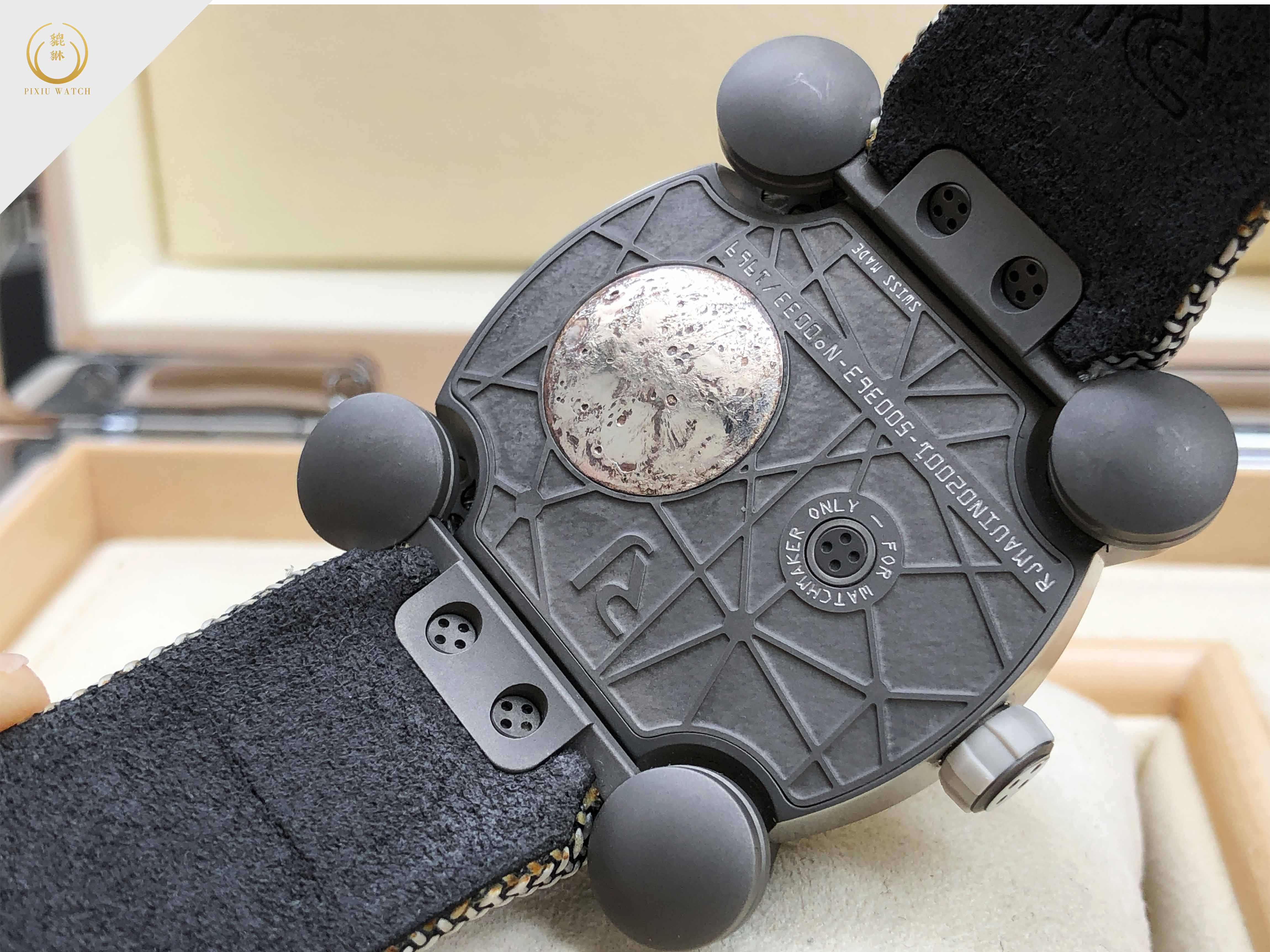 Romain Jerome Moon Invader 40 Heavy Metal Auto