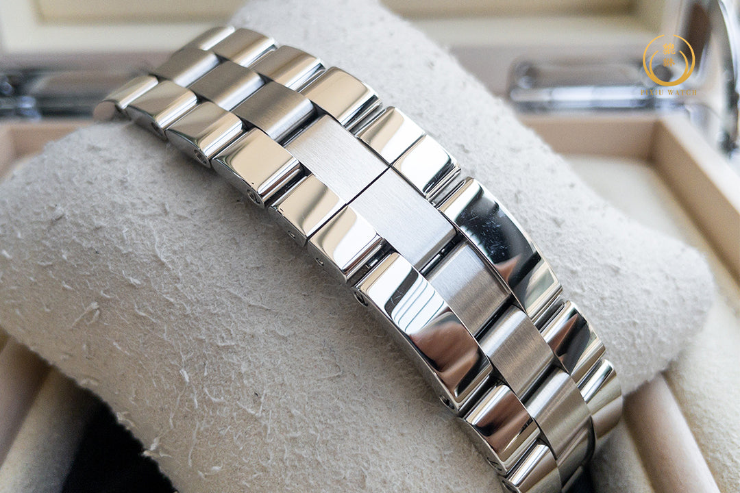 Cartier Roadster XL GMT