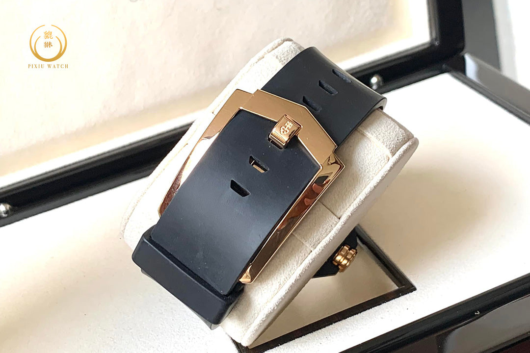 Corum Admiral’s Cup IATE Clube De Santos Pink Gold Limited 65 Pcs.