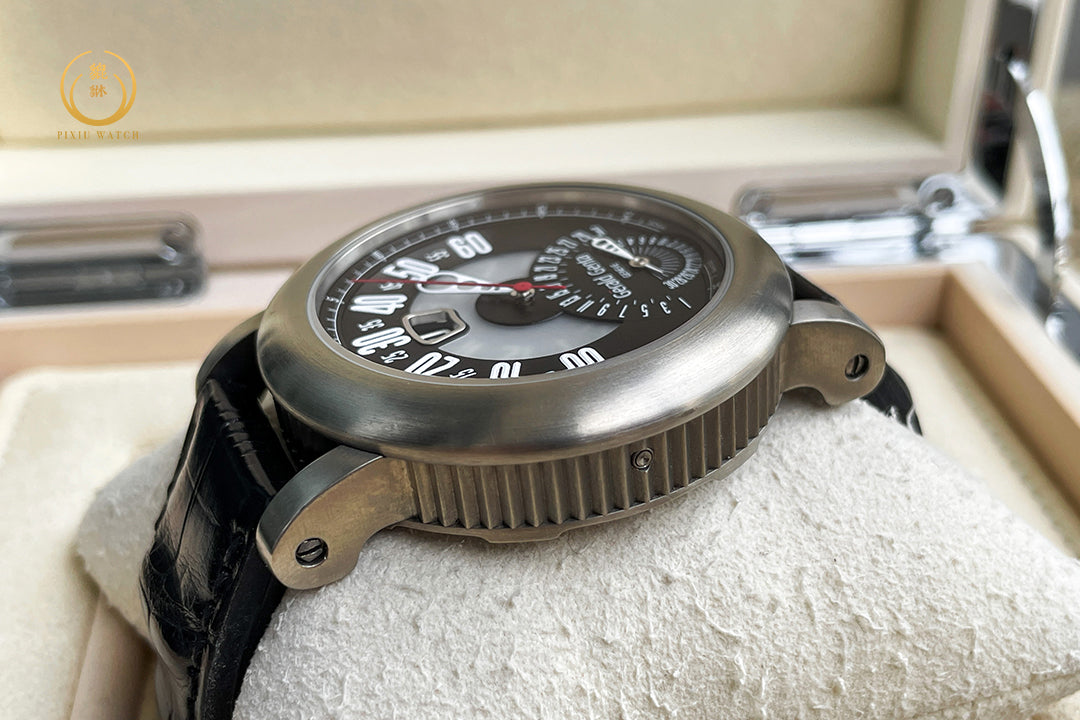 Gerald Genta Arena Bi-Retro Titanium