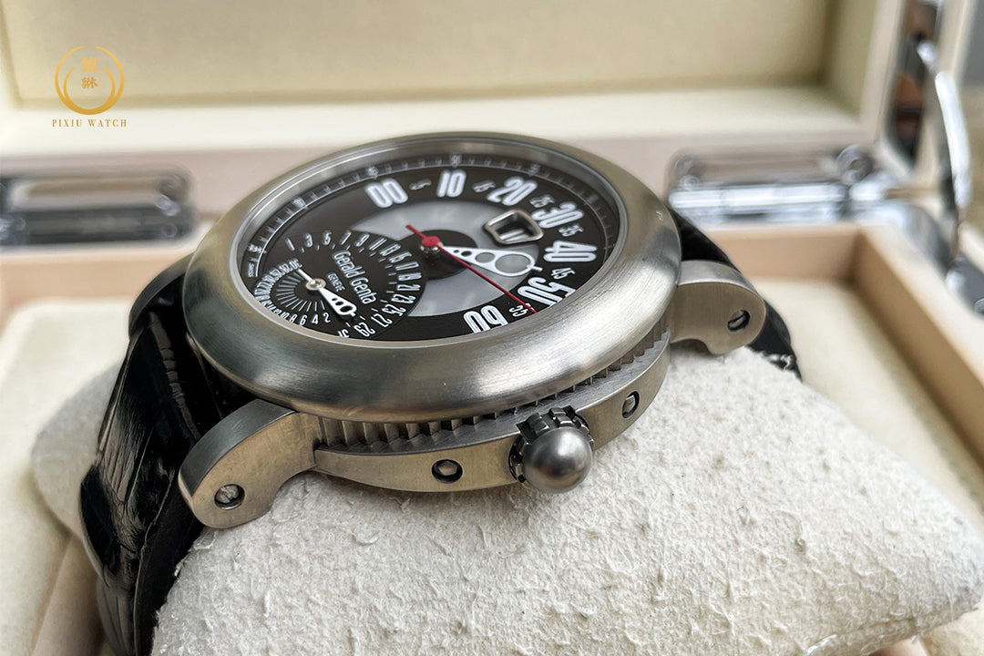 Gerald Genta Arena Bi-Retro Titanium
