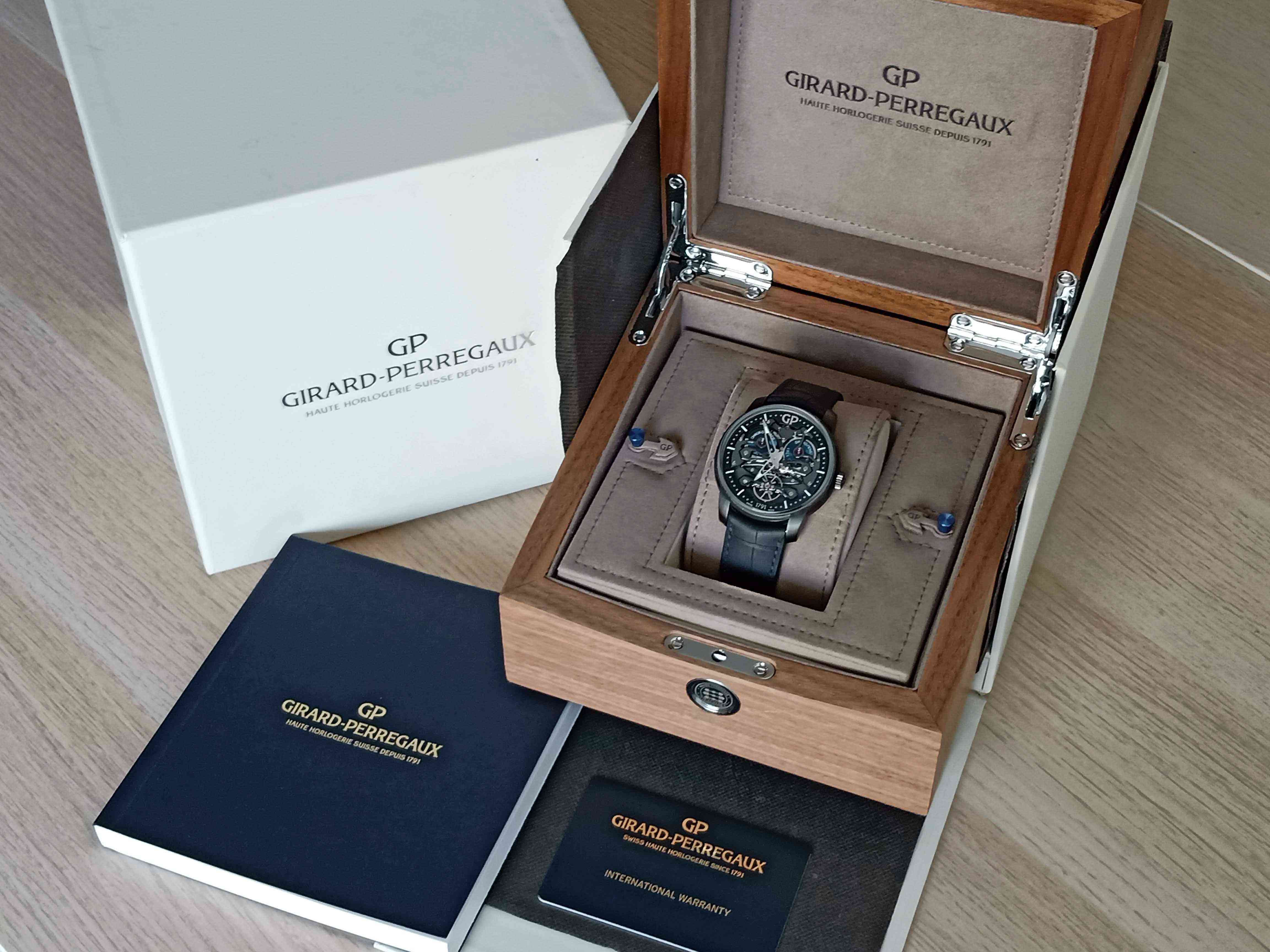 Girard-Perregaux Bridges Neo Bridges Earth to Sky Edition