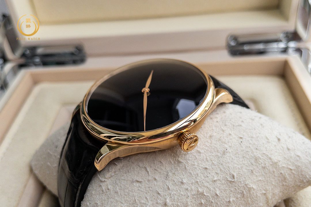 H. Moser & Cie. Venturer Vantablack Red Gold