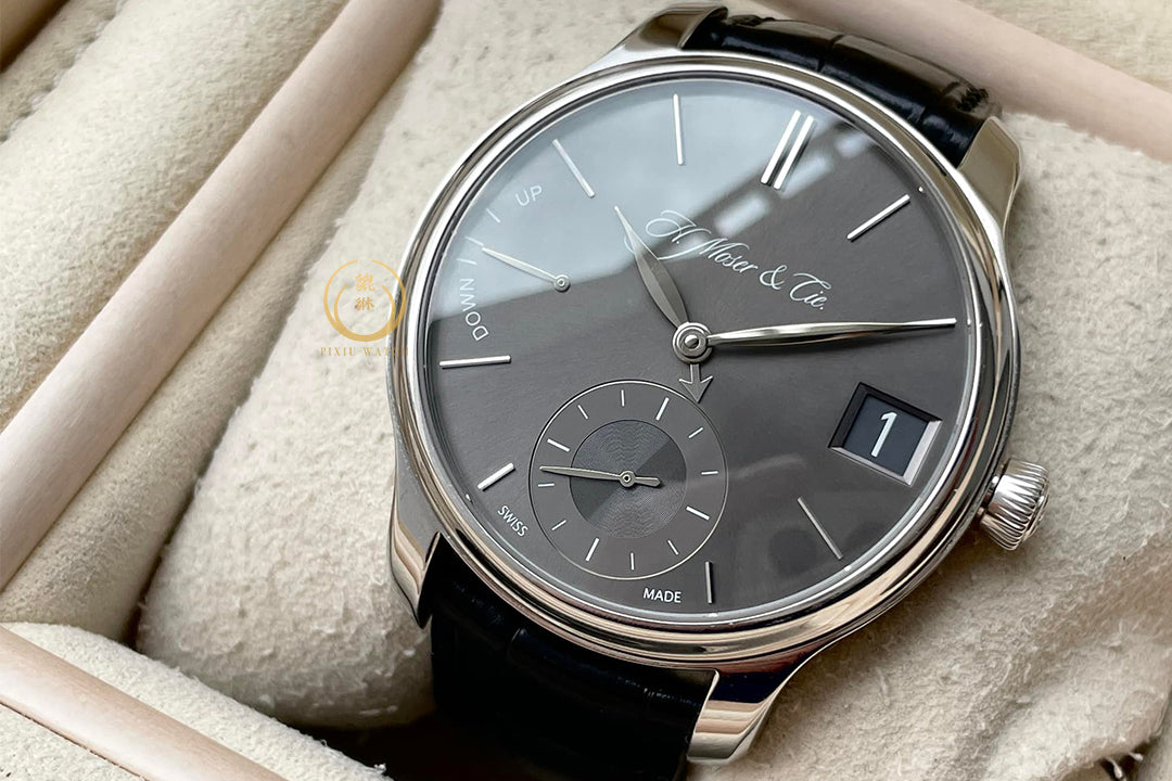 H. MOSER & CIE Endeavor Perpetual Calendar Platinum