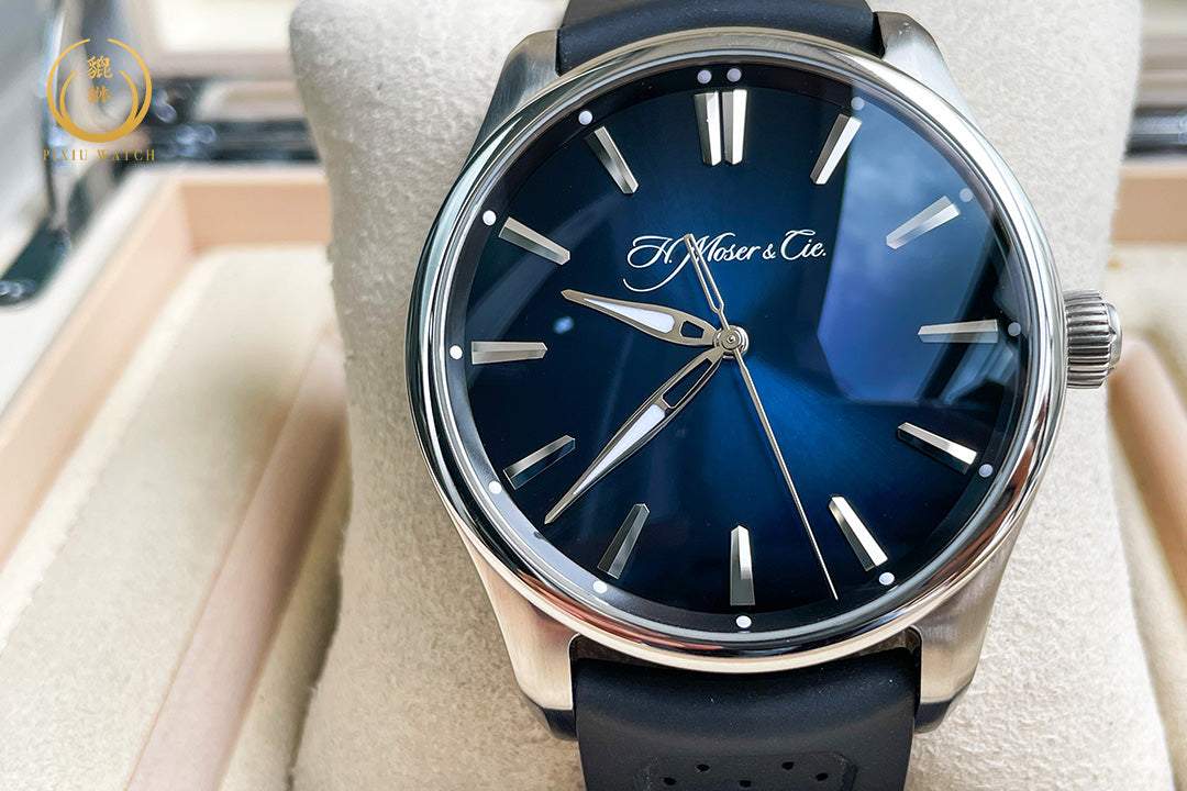 H. Moser & Cie. Pioneer Centre Seconds Midnight Blue Fume