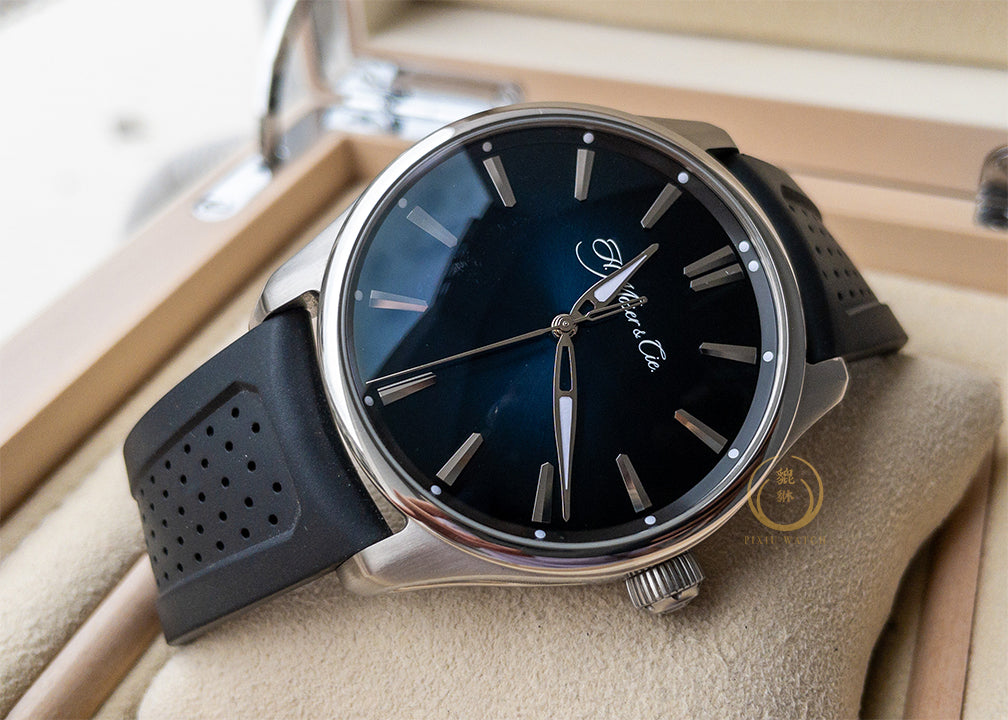 H. Moser & Cie. Pioneer Midnight Blue