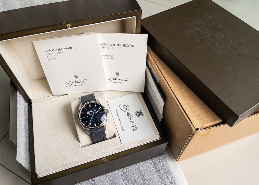 H. Moser & Cie. Pioneer Midnight Blue