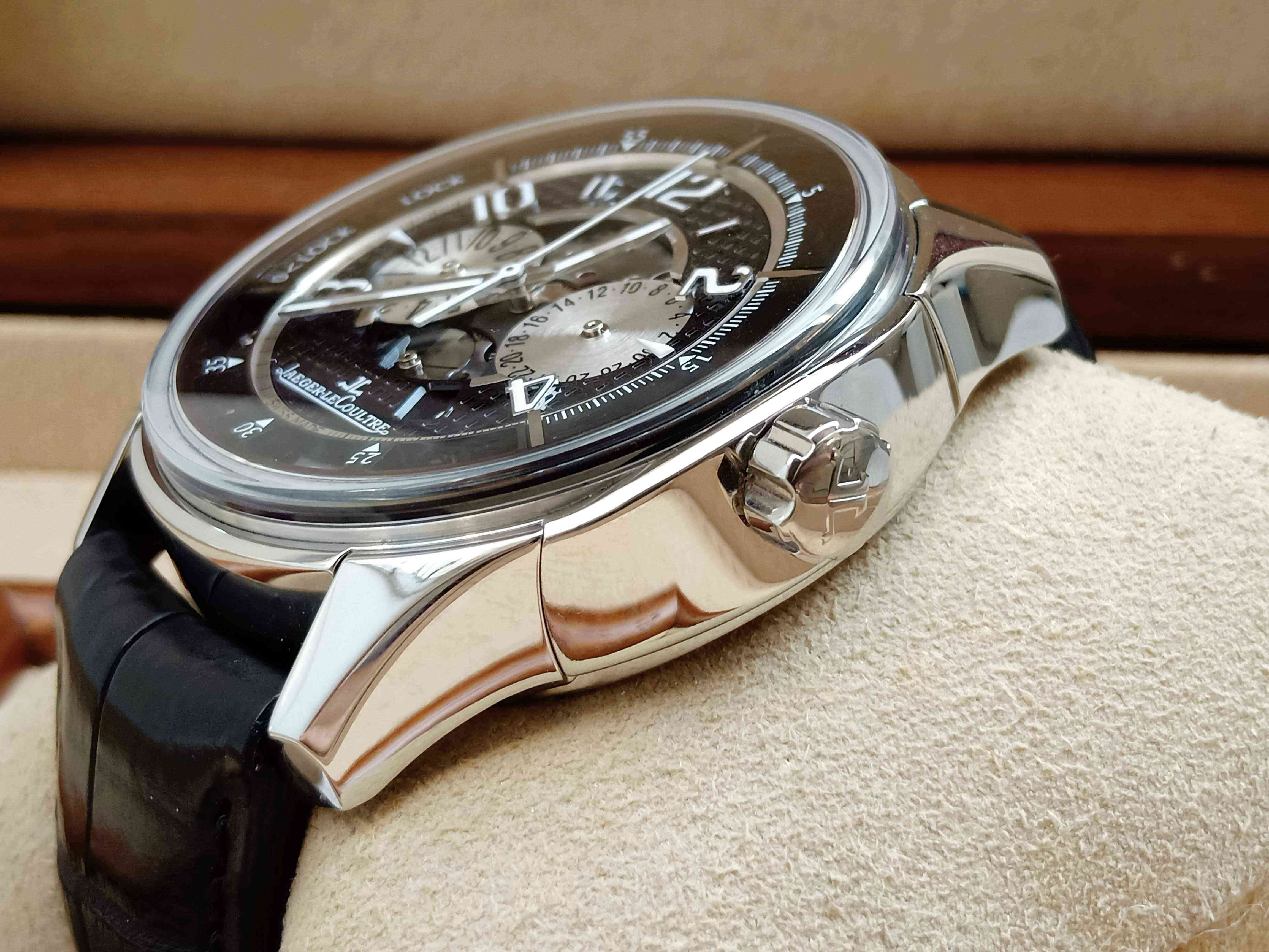 Jaeger LeCoultre Amvox 2 Aston Martin Chronograph Limited Edition