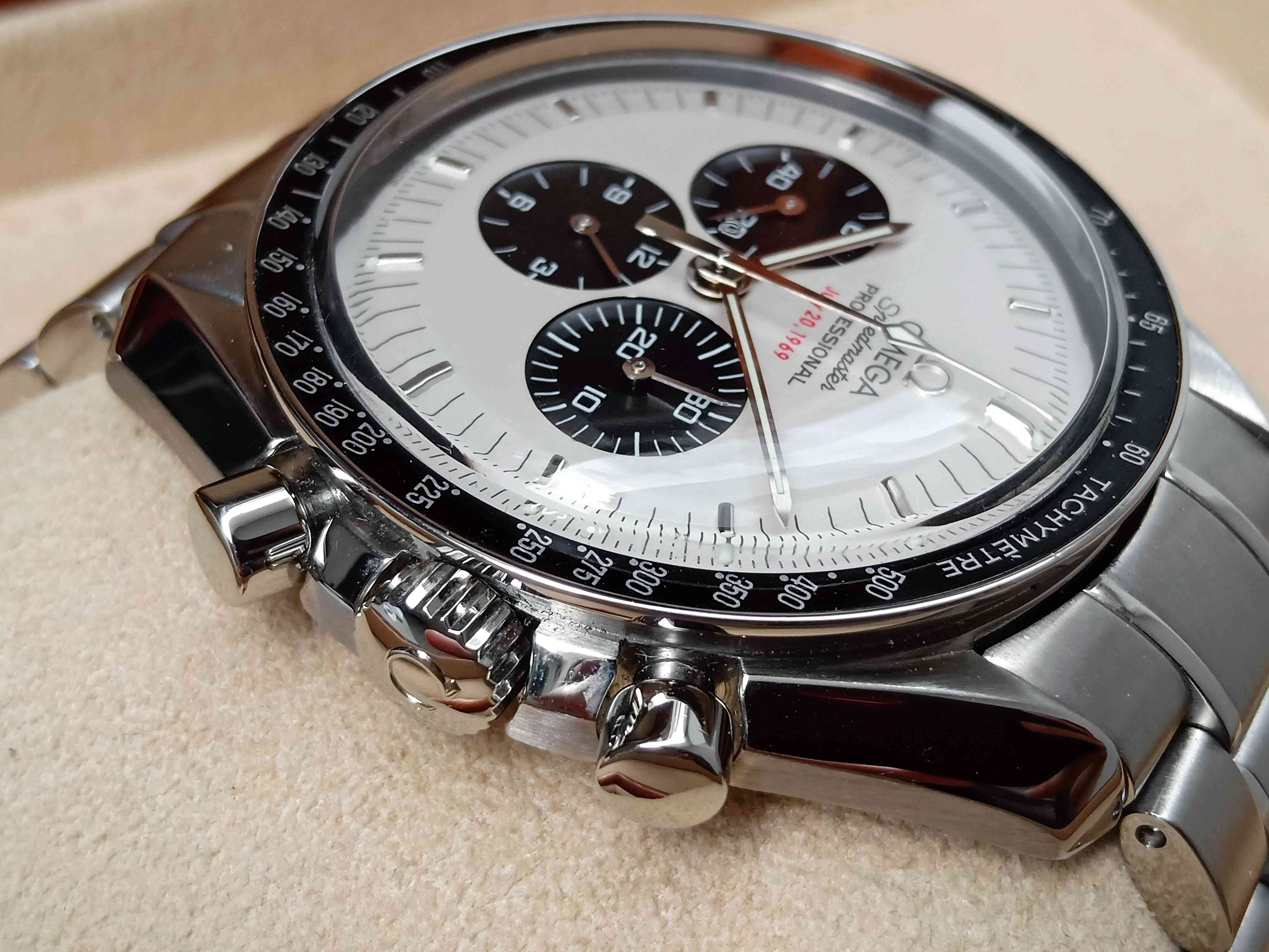 Omega Speed Master Limited Apollo11 35th Aniversary Panda Dial