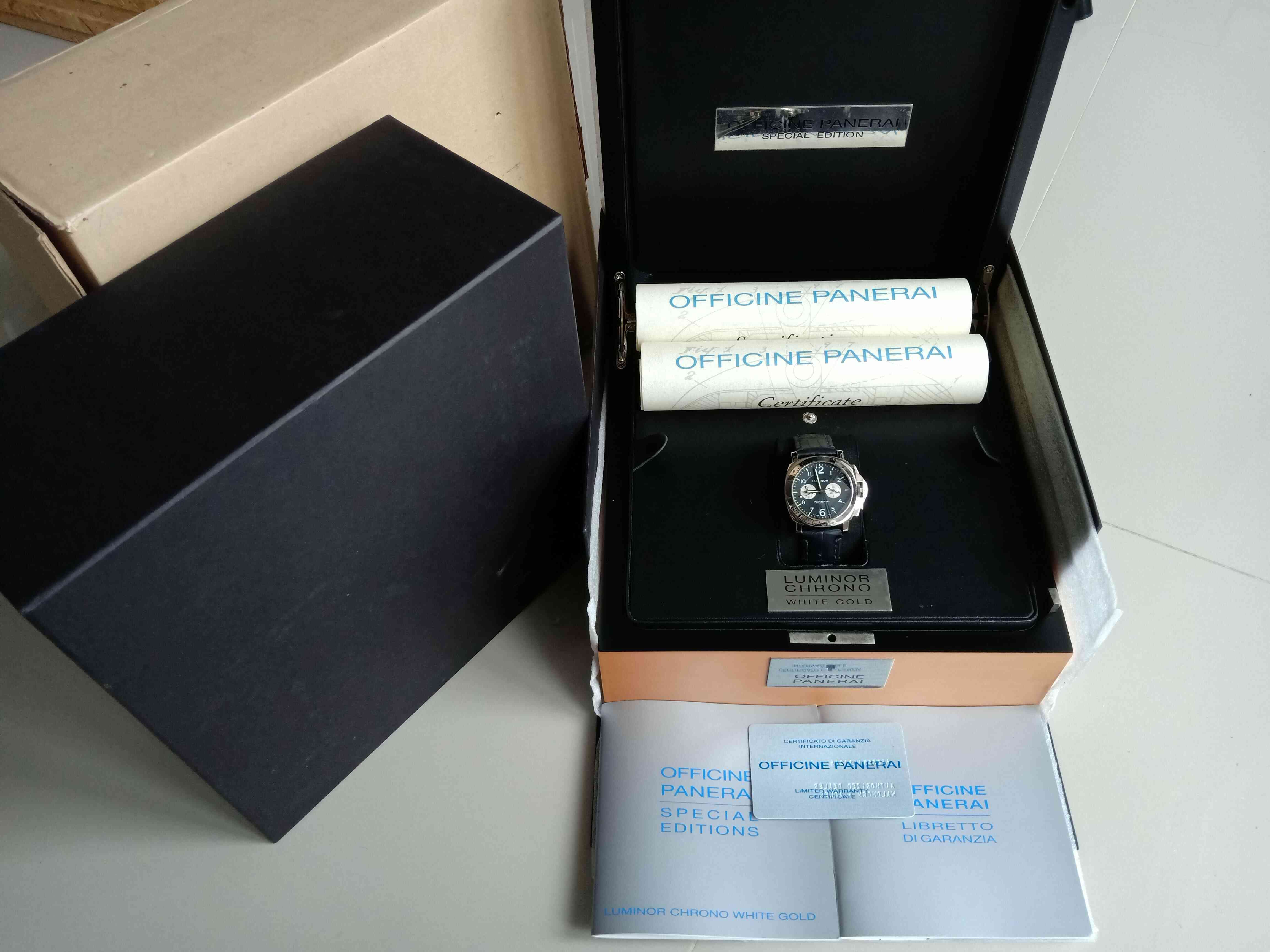 Panerai Luminor Chrono White Gold PAM00189