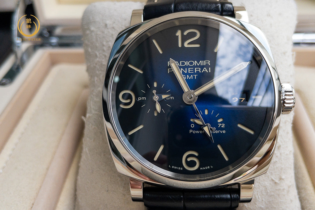 Panerai Radiomir PAM00946 GMT Power Reserve