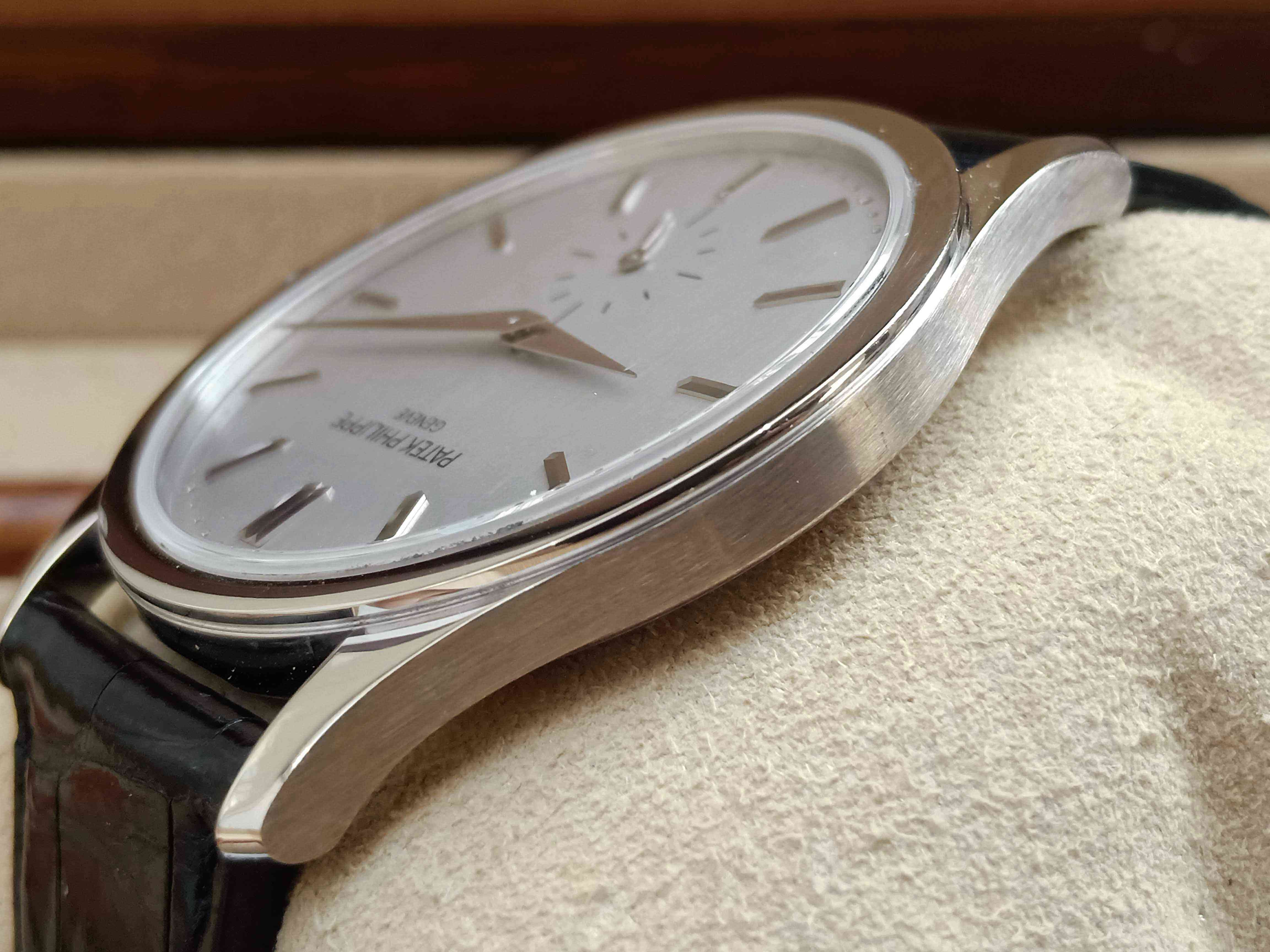 Patek Philippe Calatrava 5196G-001
