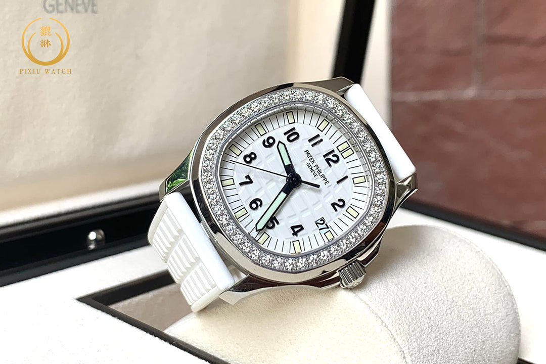 Patek Philippe Aquanaut 5067A-011 White dial