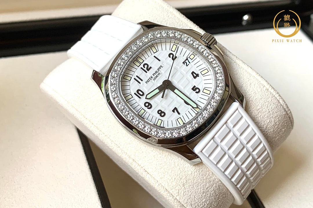 Patek Philippe Aquanaut 5067A-011 White dial