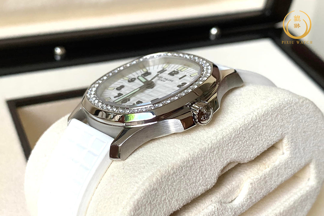 Patek Philippe Aquanaut 5067A-011 White dial