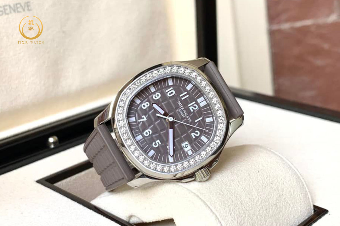 Patek Philippe Aquanaut 5067A-023 Etoupe Diamonds