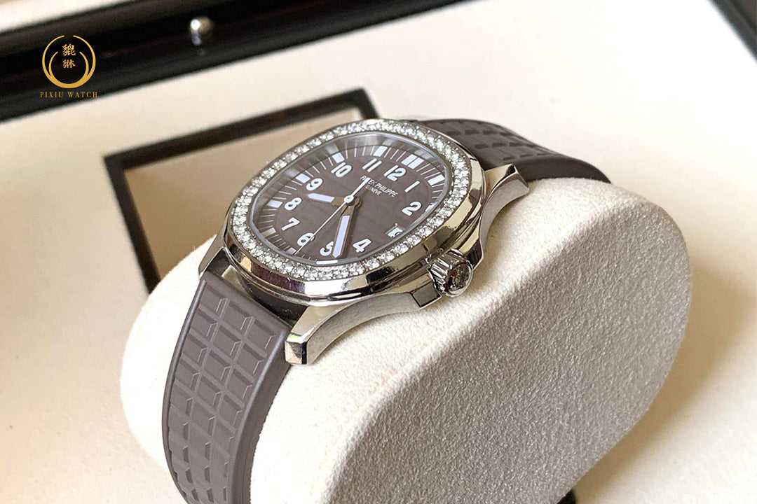 Patek Philippe Aquanaut 5067A-023 Etoupe Diamonds
