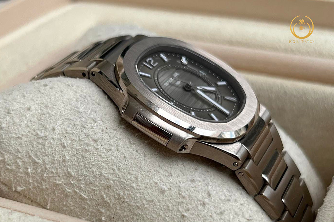 Patek Philippe Ladies' Nautilus 7011/1G White Gold