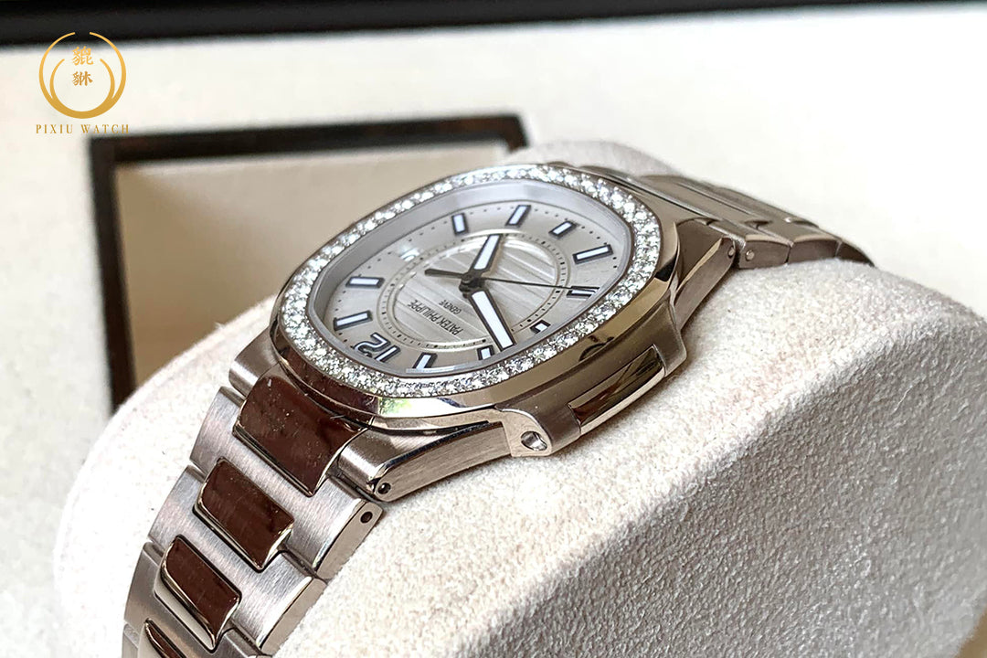 Patek Philippe Nautilus 7010/1G-001 White Gold Diamond