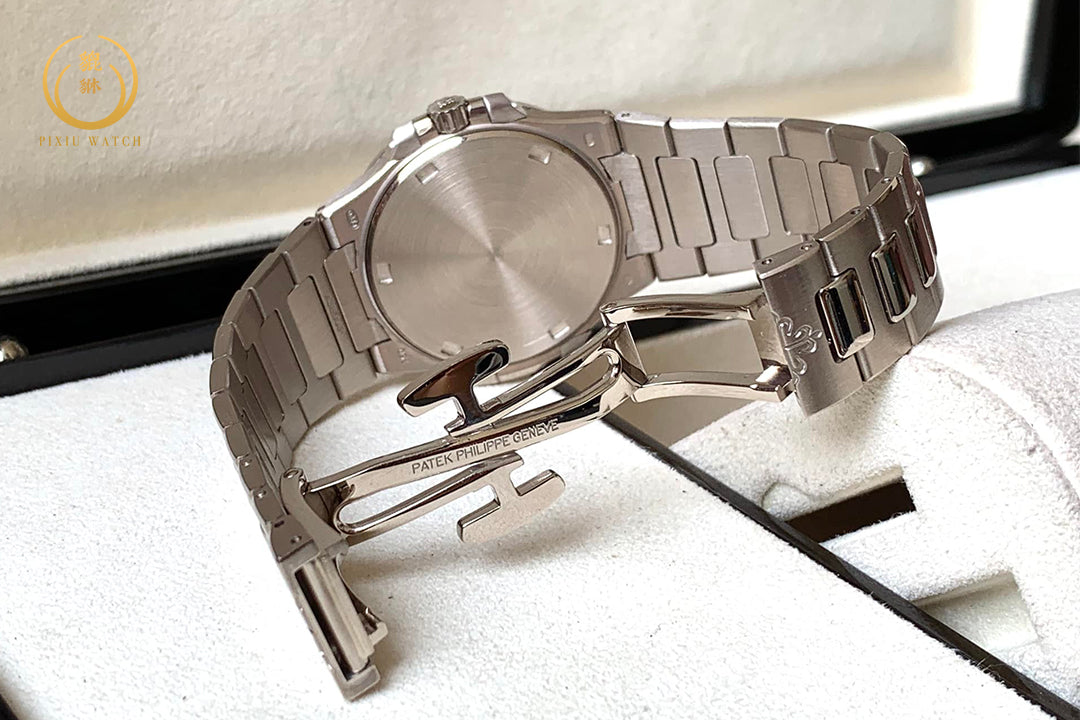 Patek Philippe Nautilus 7010/1G-001 White Gold Diamond