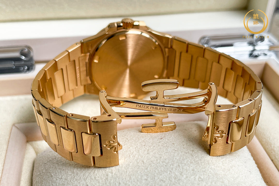 Patek Philippe Nautilus 7011/1R 18C Rose Gold