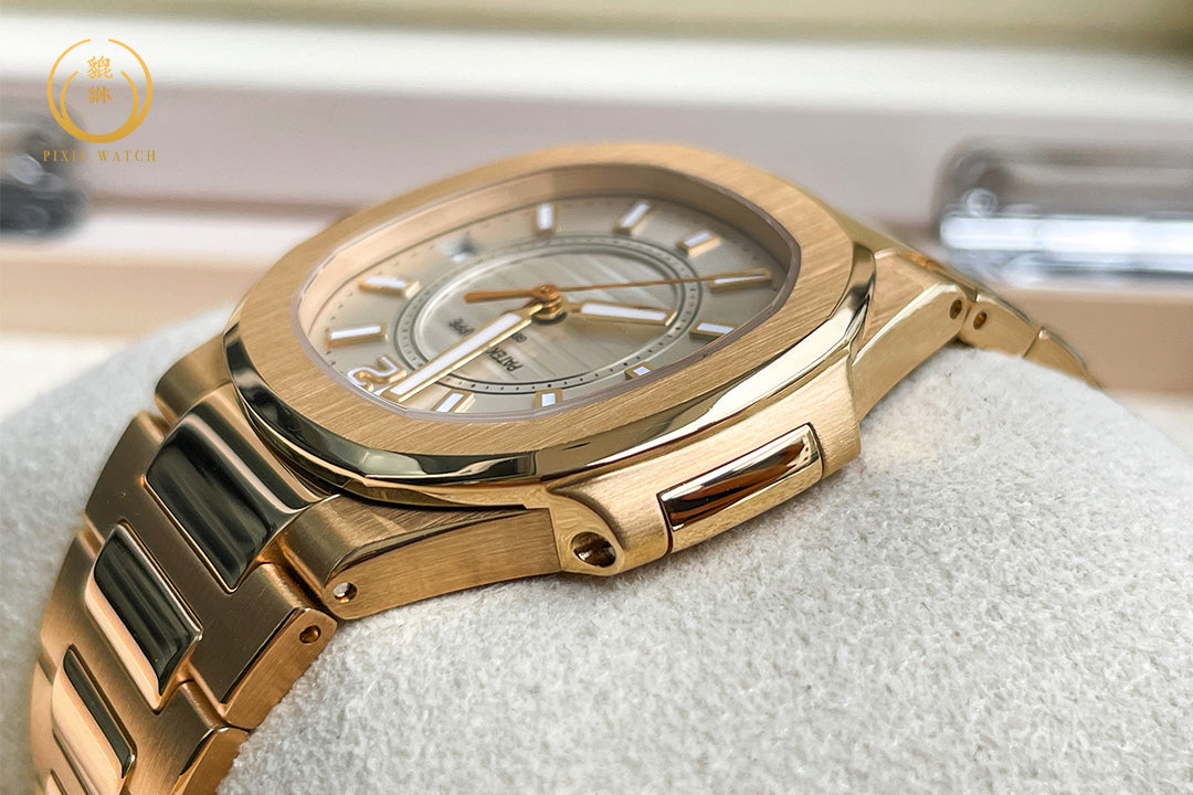 Patek Philippe Nautilus 7011/1R 18C Rose Gold
