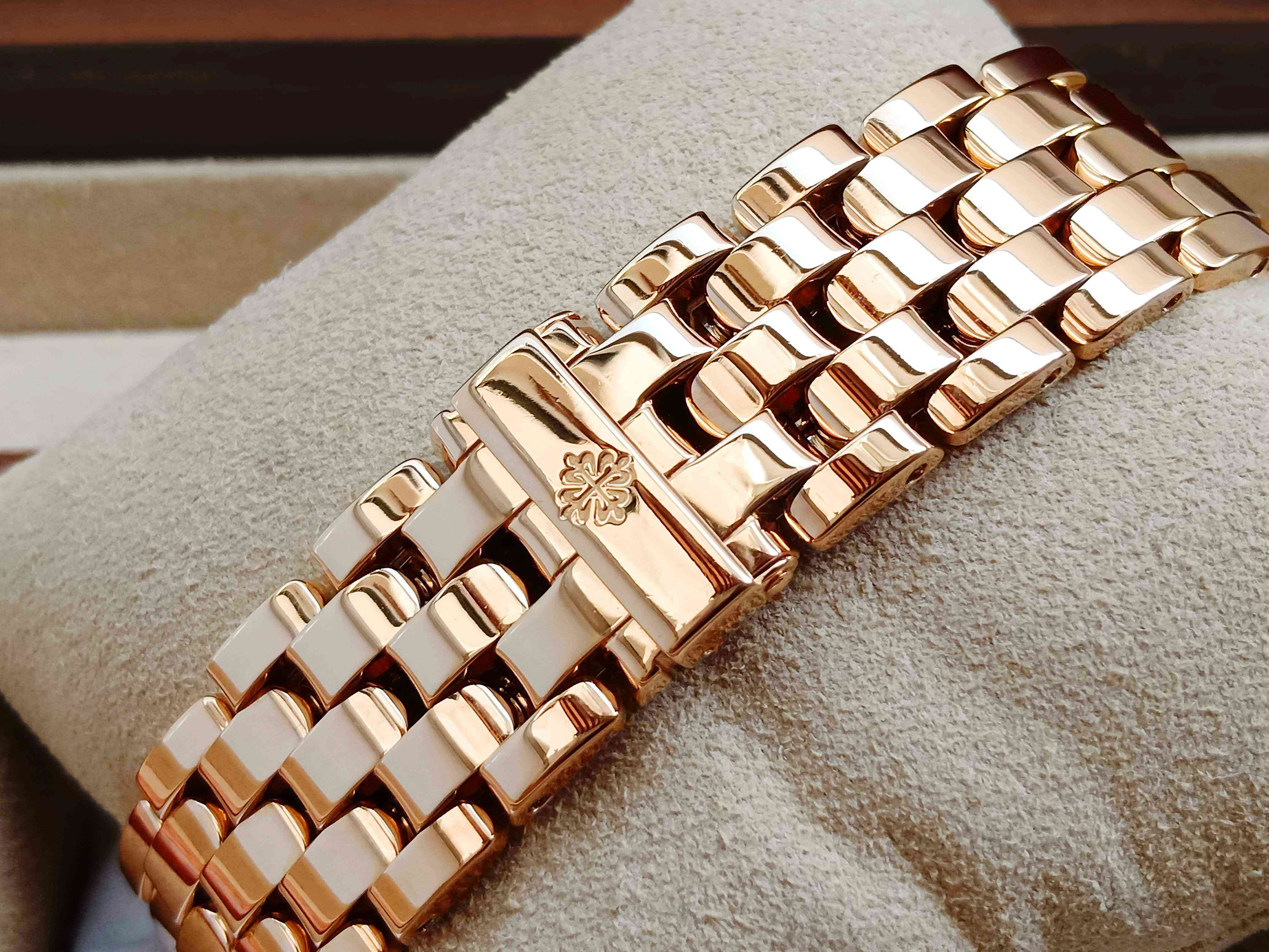 Patek Phillippe Complications 5036 Annual Calendar