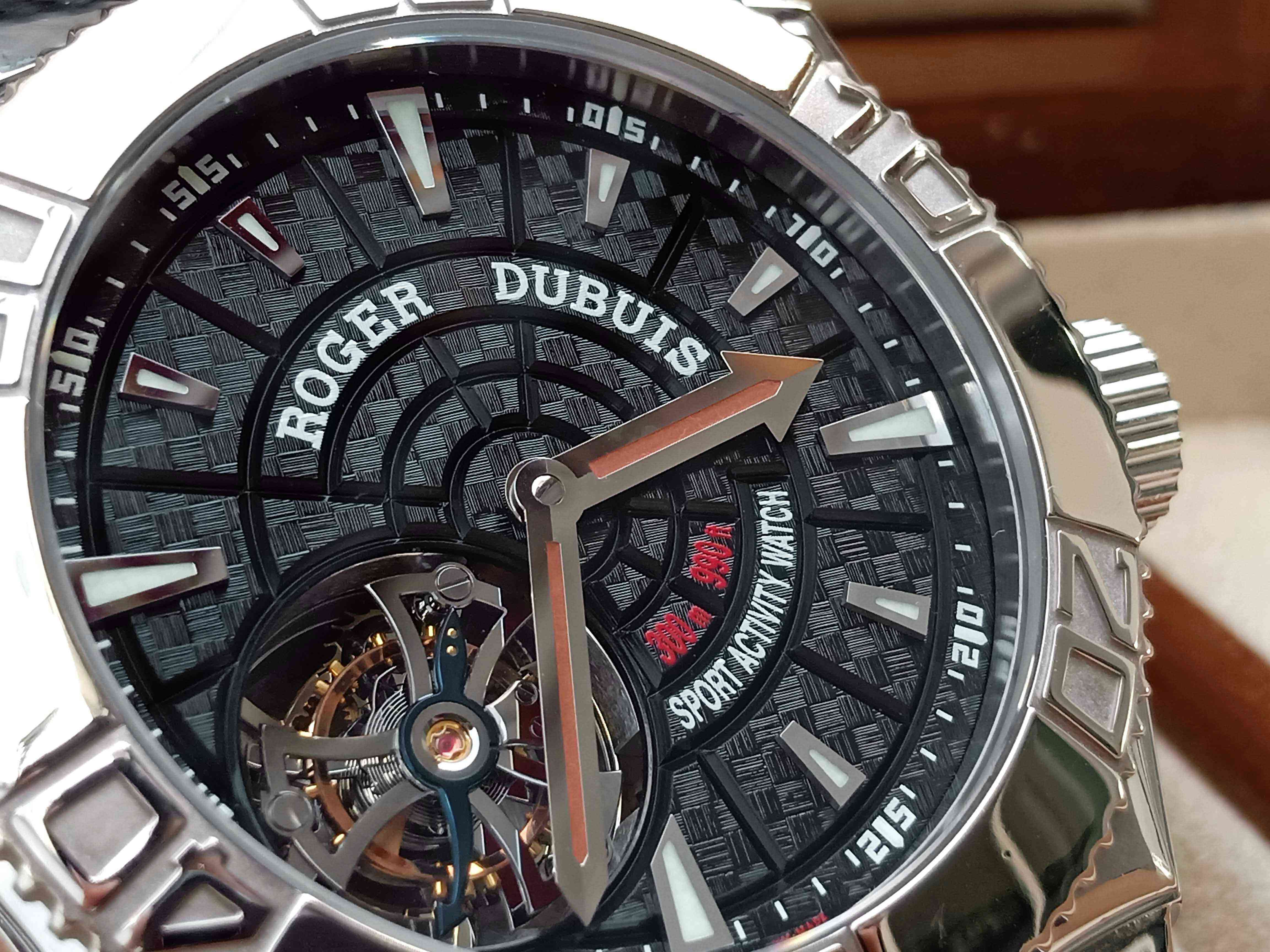 Roger Dubuis Easy Diver Flying Tourbillon