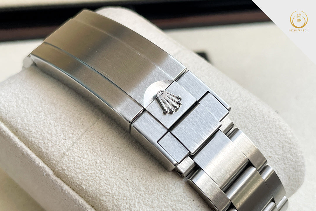 Rolex Submariner Date Steel Series M