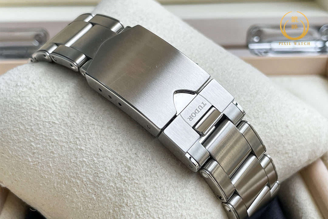 Tudor Black Bay Fifty-Eight Navy Blue Riveted